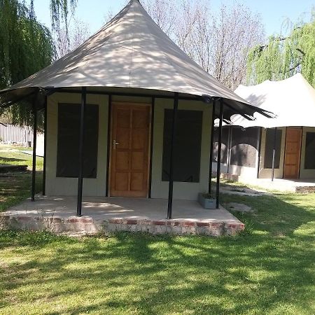 Willow Banks Lodge Parys Bagian luar foto