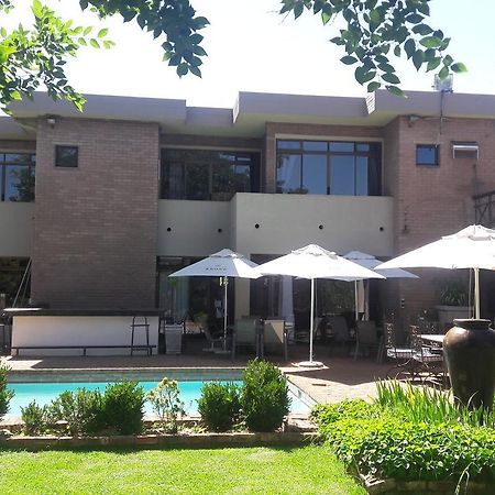 Willow Banks Lodge Parys Bagian luar foto