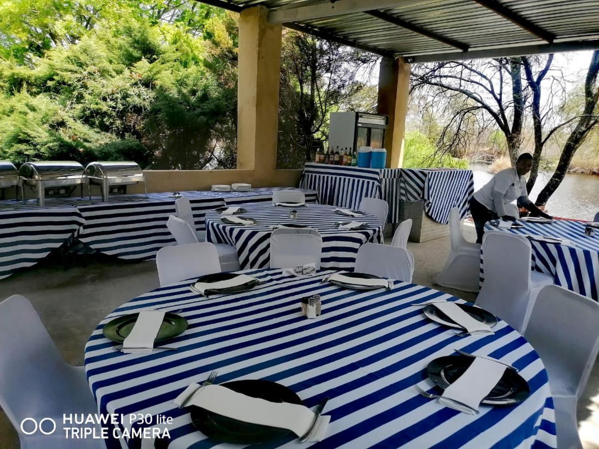 Willow Banks Lodge Parys Bagian luar foto